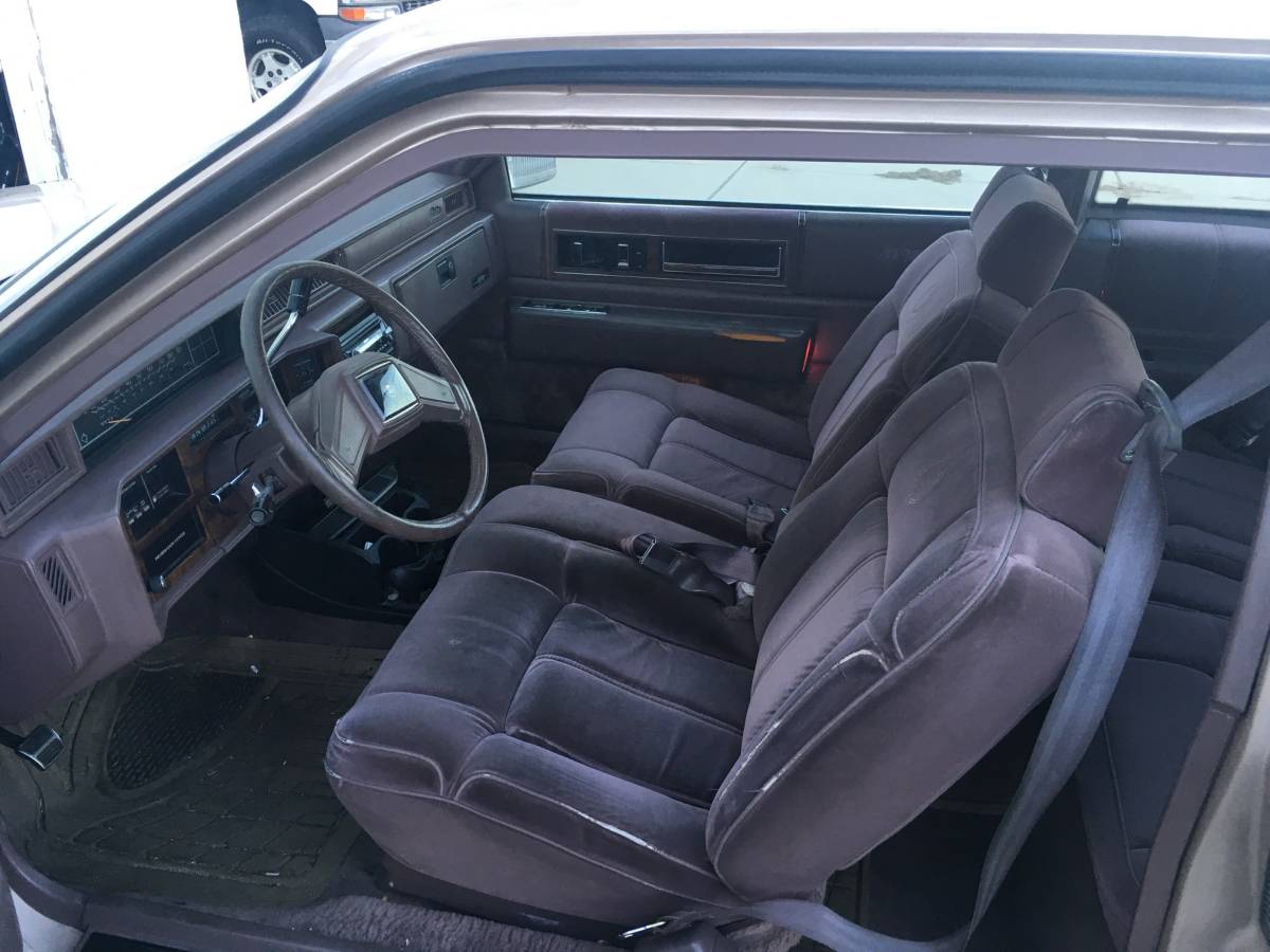 Cadillac-deville-1989-9