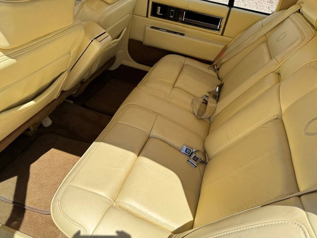 Cadillac-deville-1989-yellow-155