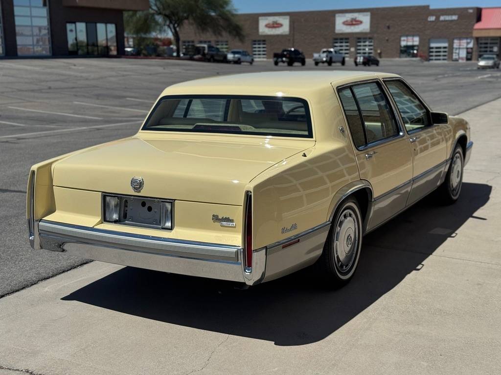 Cadillac-deville-1989-yellow-17