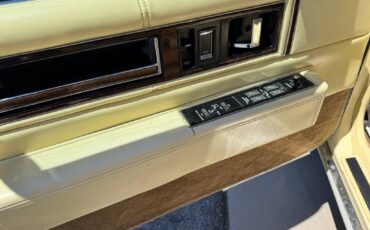 Cadillac-deville-1989-yellow-24