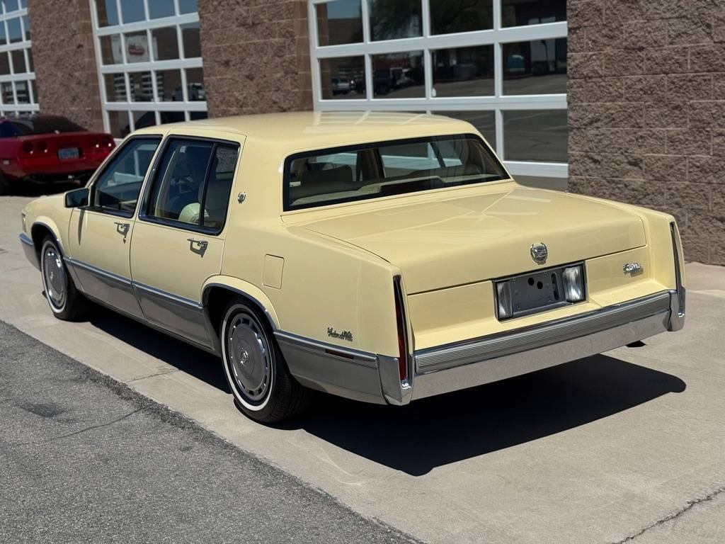 Cadillac-deville-1989-yellow-276
