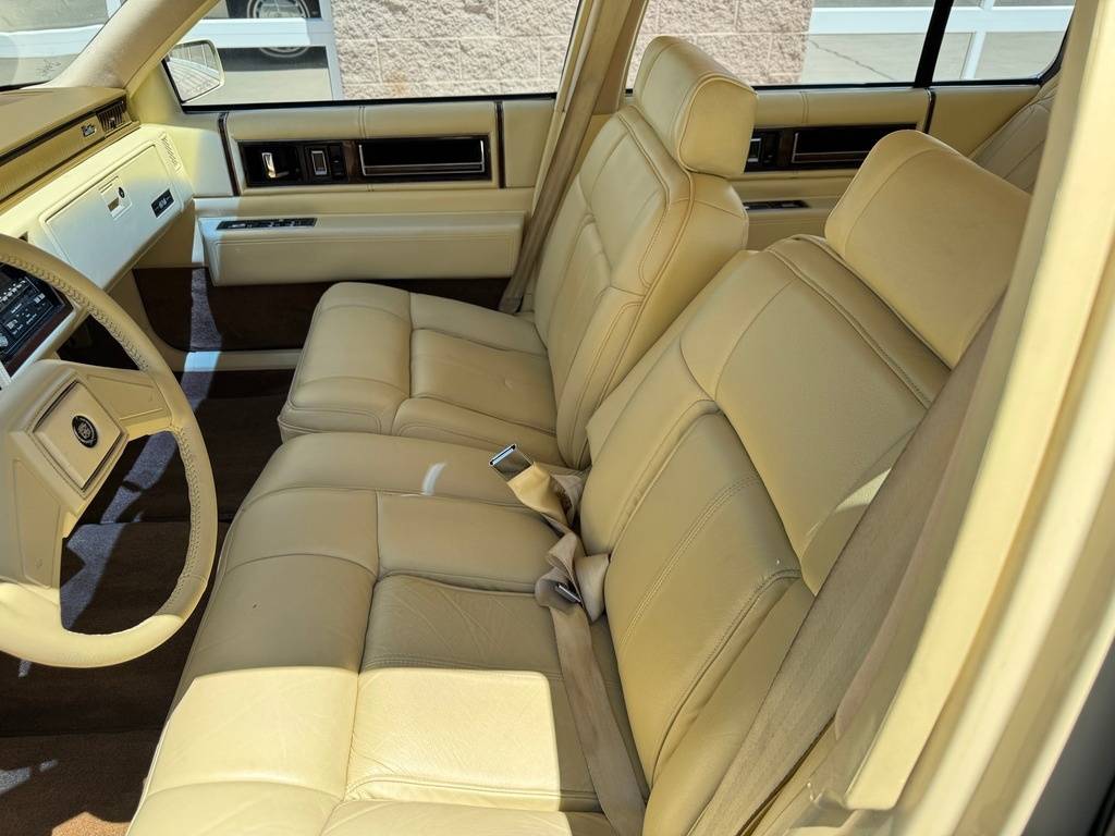 Cadillac-deville-1989-yellow-66