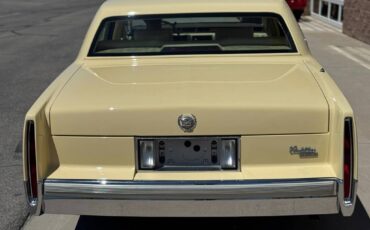 Cadillac-deville-1989-yellow-84