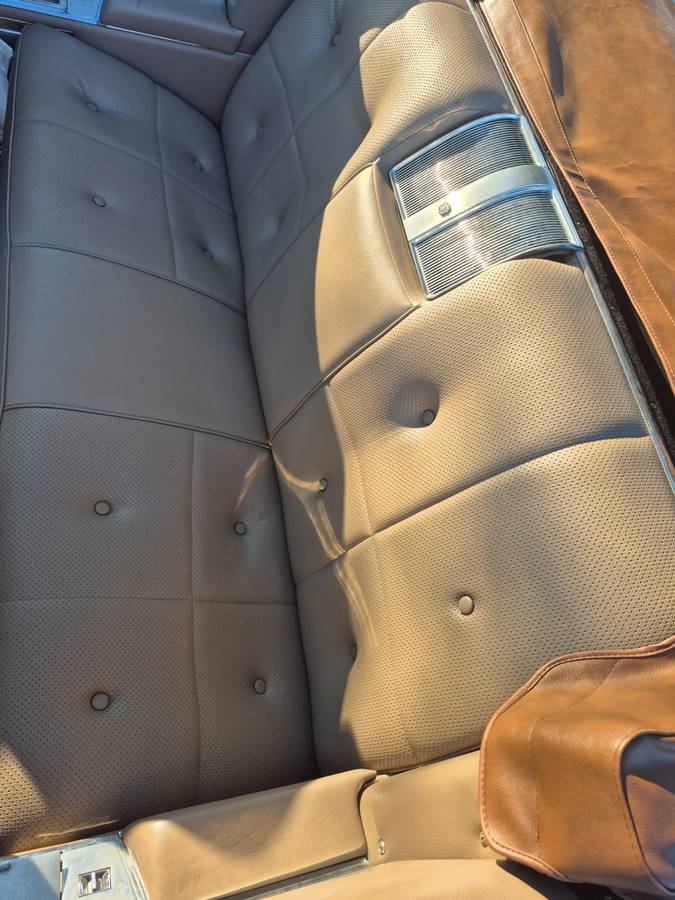 Cadillac-deville-convertible-1967-custom-12