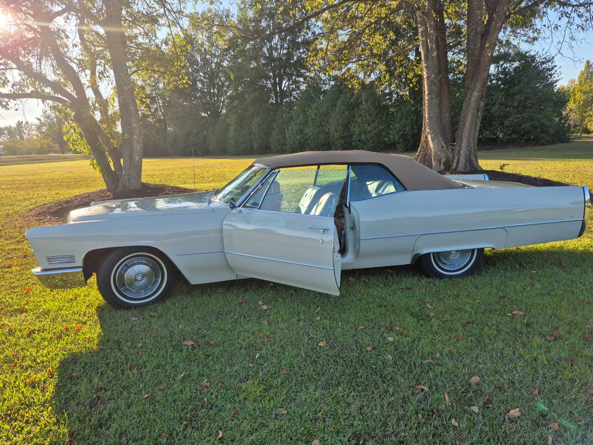 Cadillac-deville-convertible-1967-custom-16
