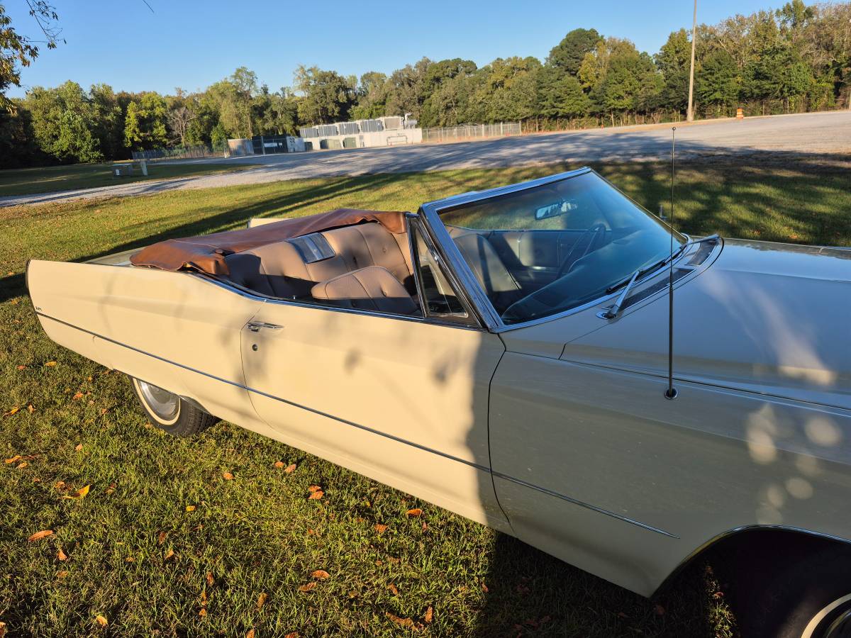 Cadillac-deville-convertible-1967-custom-18