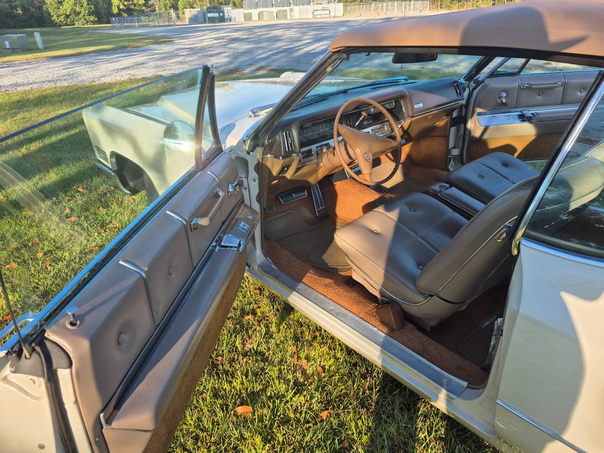Cadillac-deville-convertible-1967-custom-19