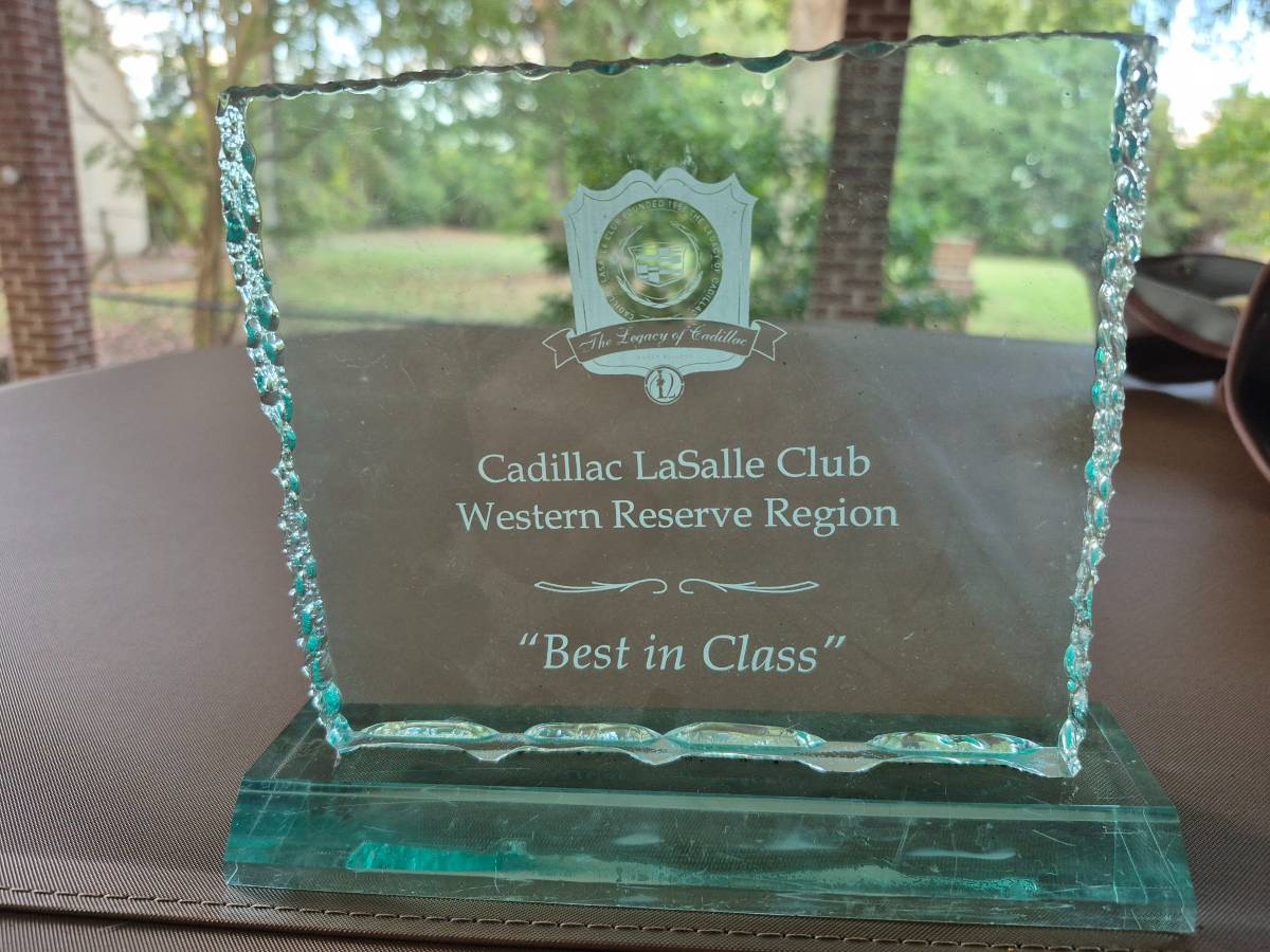 Cadillac-deville-convertible-1967-custom-23