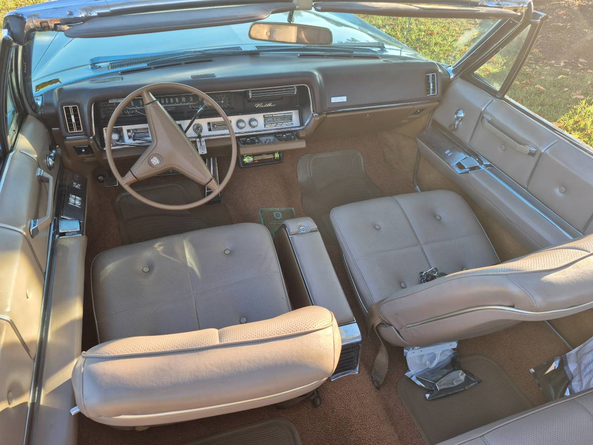 Cadillac-deville-convertible-1967-custom-3