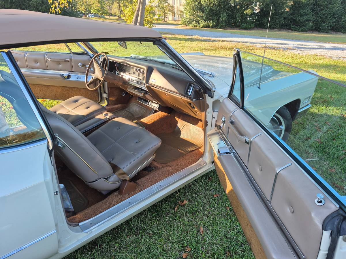 Cadillac-deville-convertible-1967-custom-5