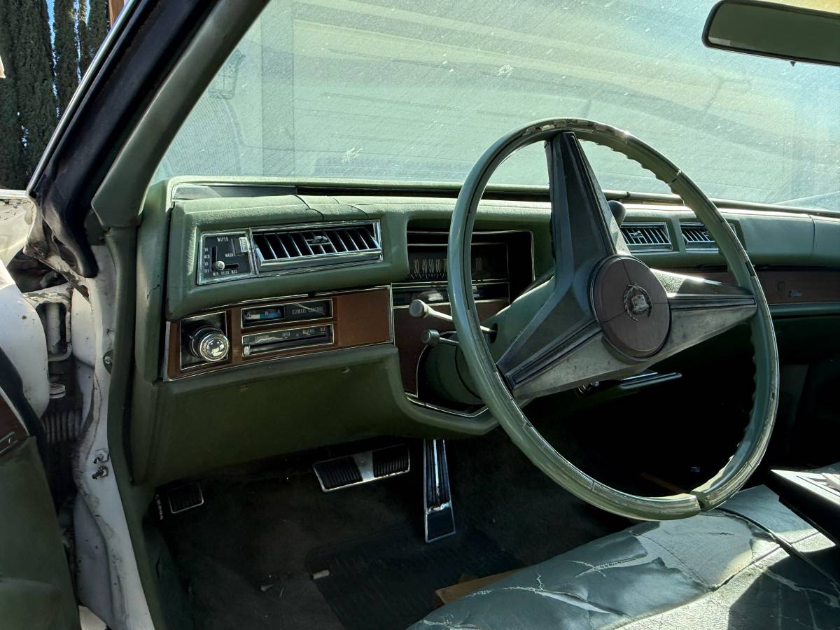 Cadillac-el-dorado-1975-white-1