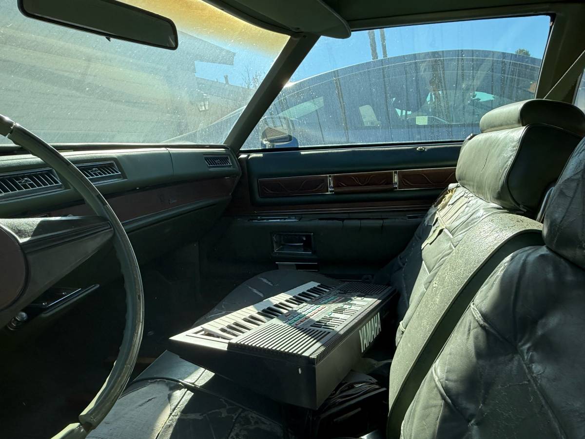 Cadillac-el-dorado-1975-white-2