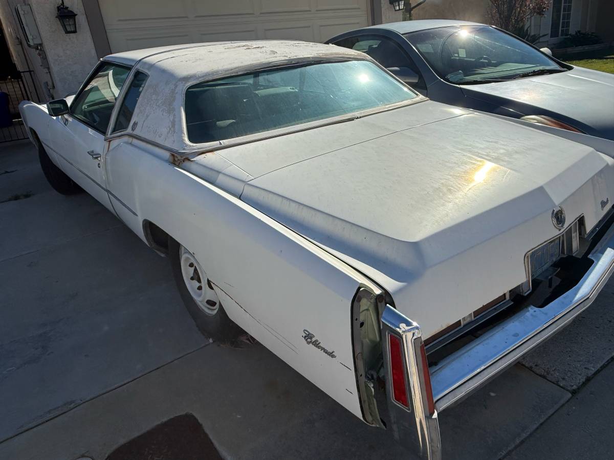 Cadillac-el-dorado-1975-white-5