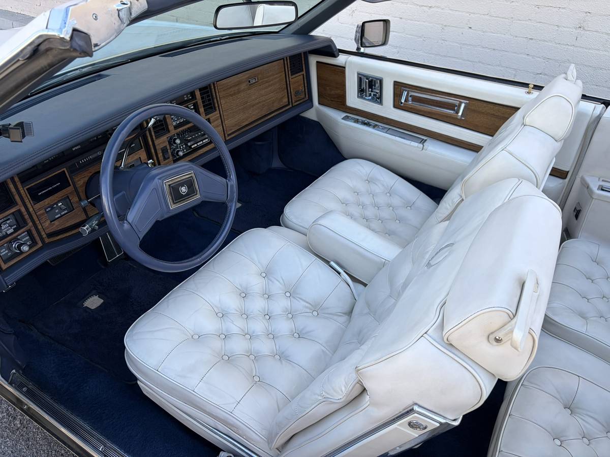 Cadillac-eldorado-biarritz-1984-white-13