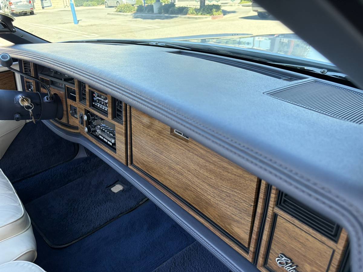 Cadillac-eldorado-biarritz-1984-white-18