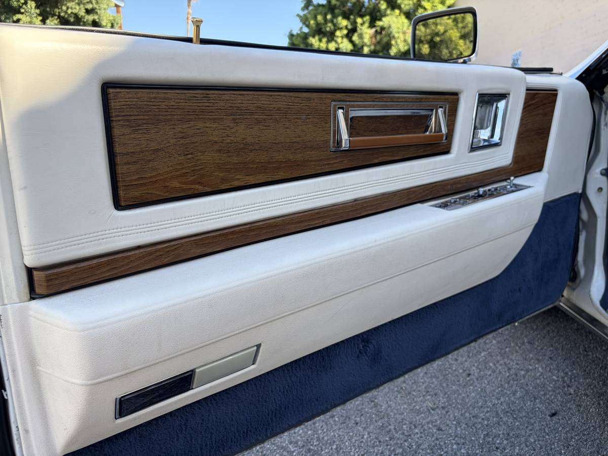 Cadillac-eldorado-biarritz-1984-white-20