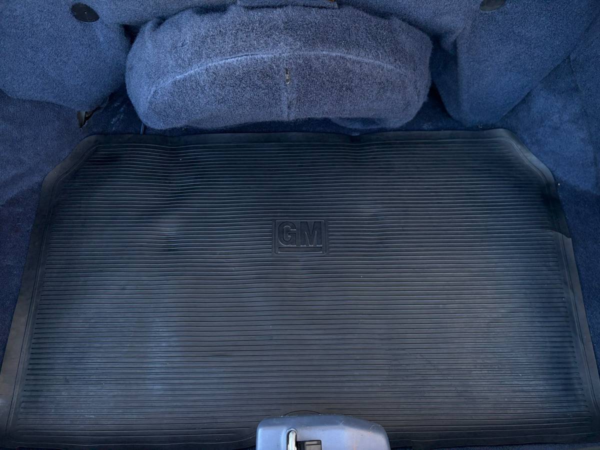 Cadillac-eldorado-biarritz-1984-white-7