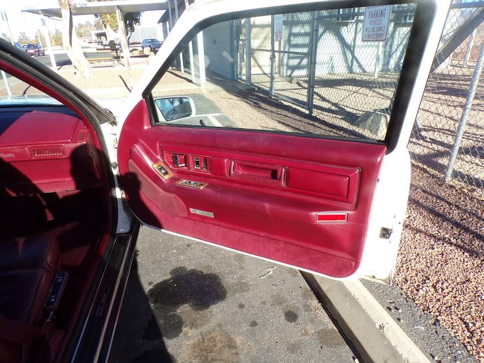 Cadillac-eldorado-biarritz-1988-white-12