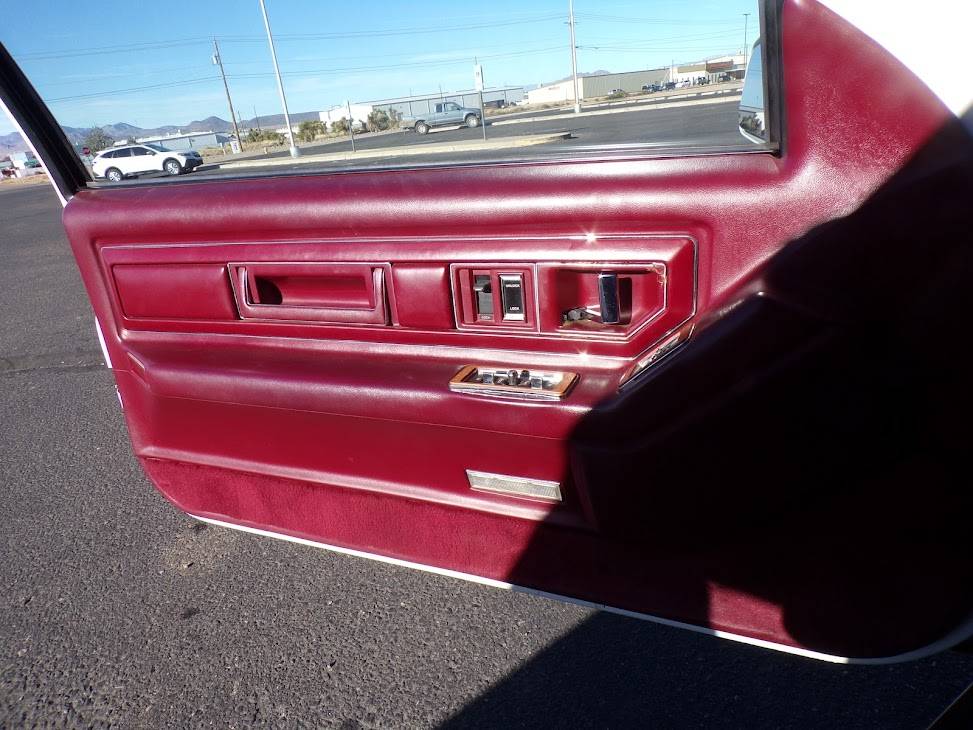 Cadillac-eldorado-biarritz-1988-white-19