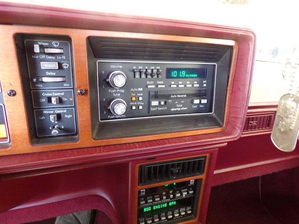 Cadillac-eldorado-biarritz-1988-white-20