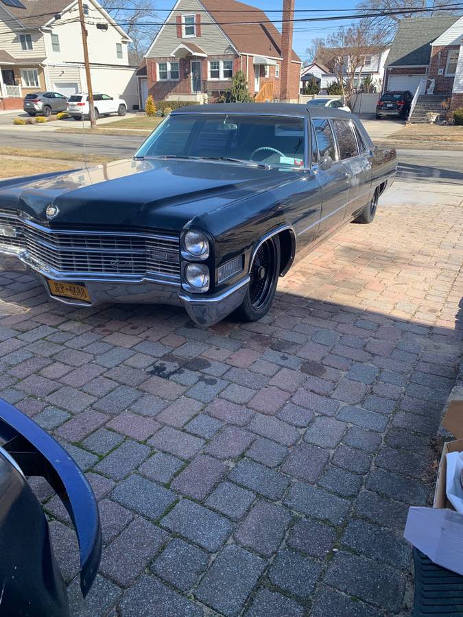 Cadillac-fleetwood-1966-black-3