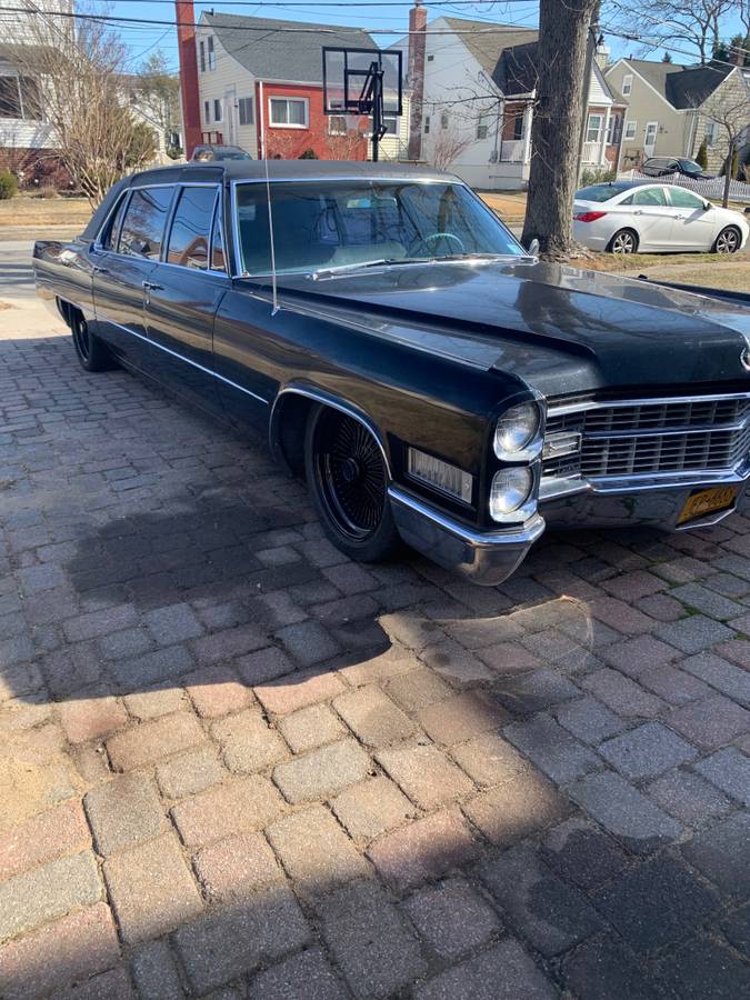 Cadillac-fleetwood-1966-black-4