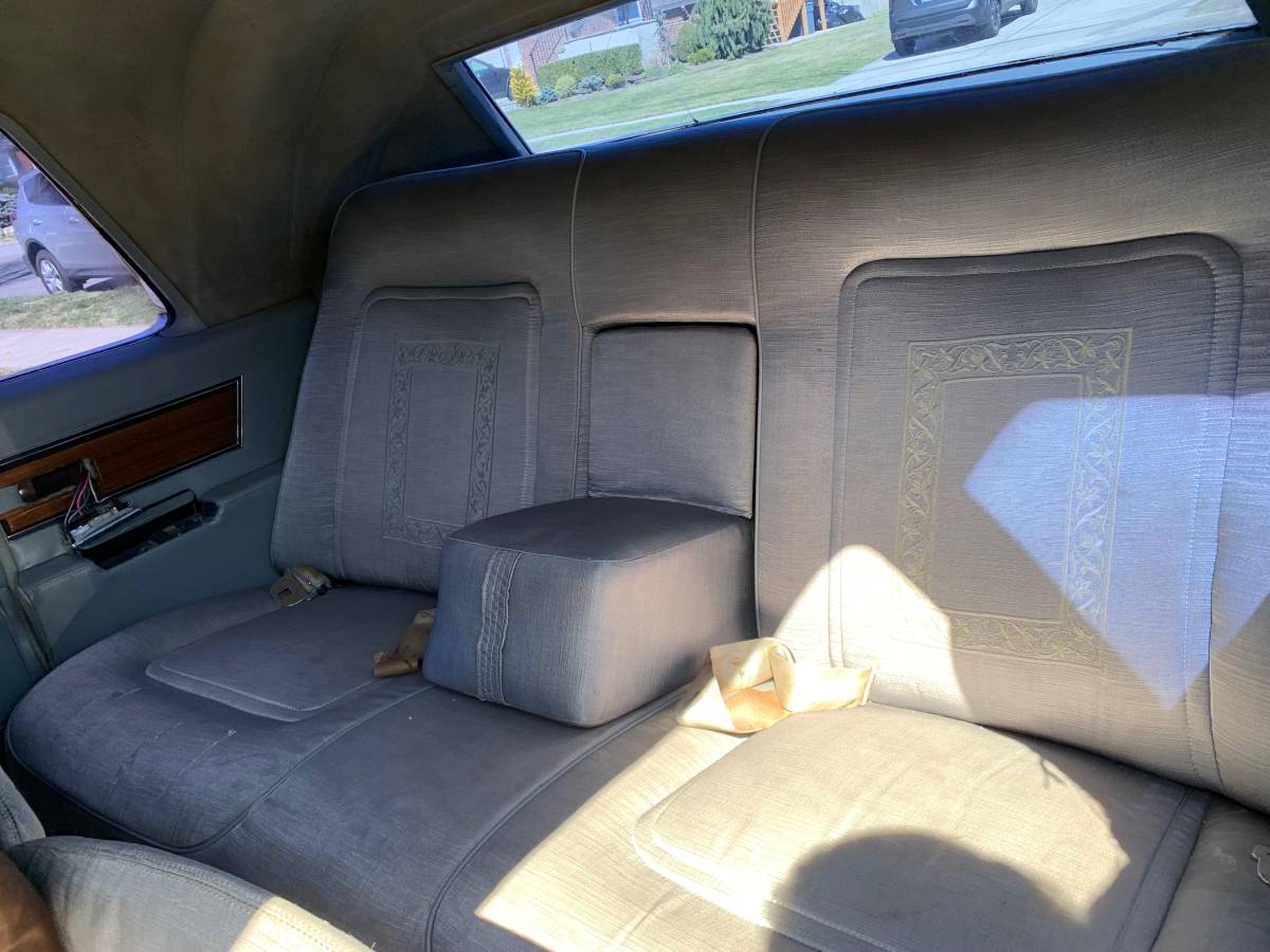 Cadillac-fleetwood-1966-black-5