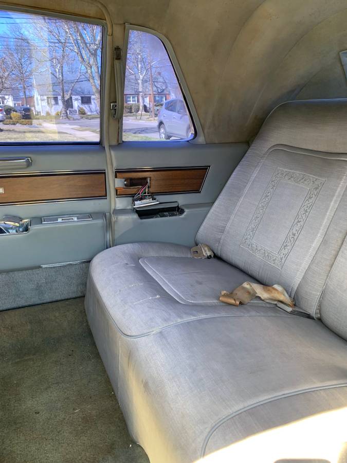 Cadillac-fleetwood-1966-black-7