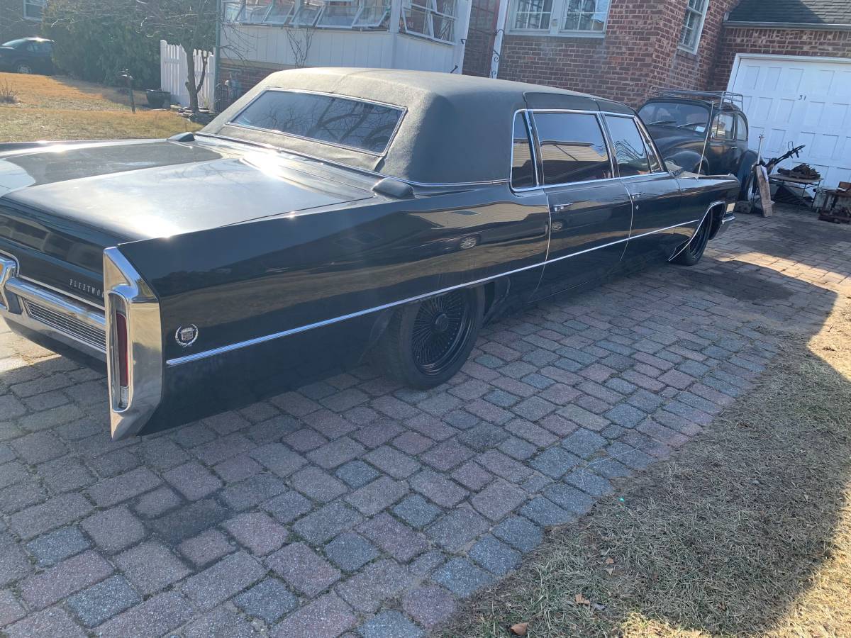 Cadillac-fleetwood-1966-black-8