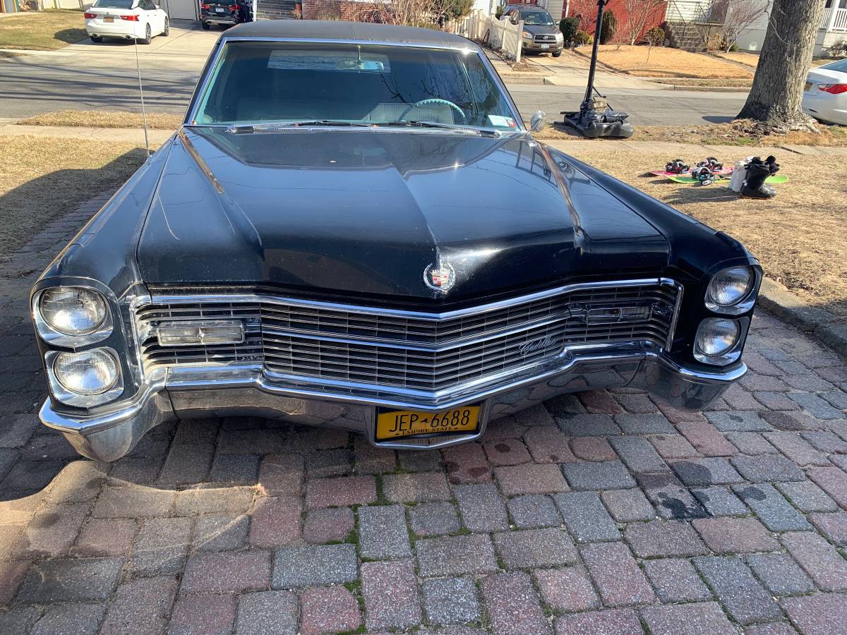 Cadillac-fleetwood-1966-black-9
