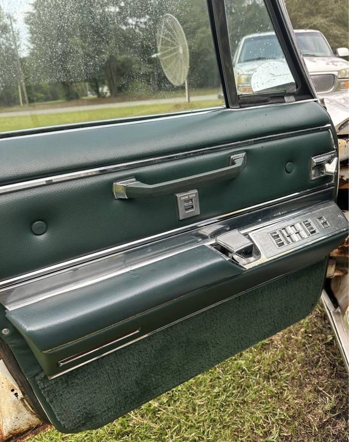 Cadillac-fleetwood-1967-2