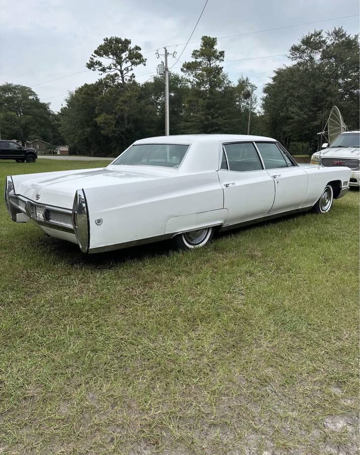Cadillac-fleetwood-1967-4
