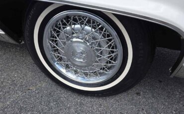 Cadillac-fleetwood-1985-white-13