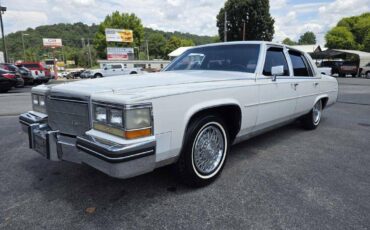 Cadillac-fleetwood-1985-white