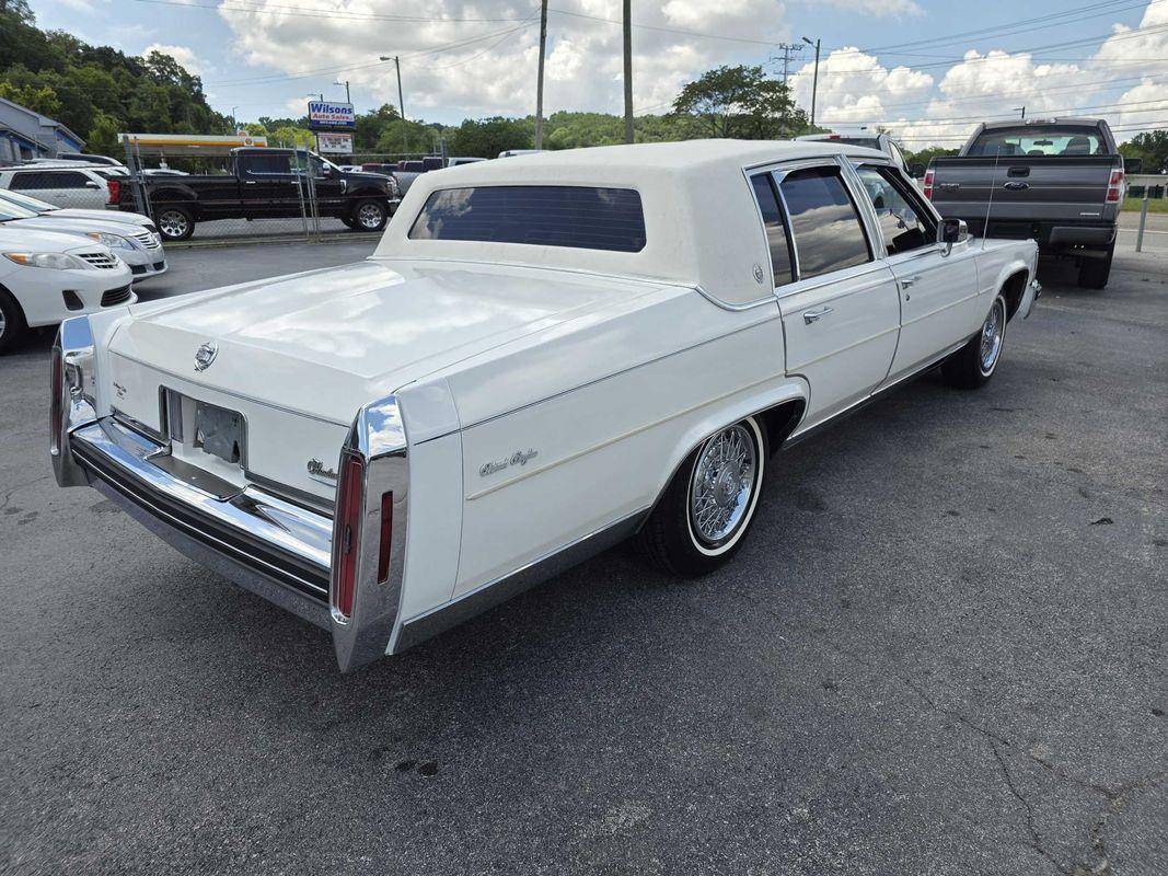 Cadillac-fleetwood-1985-white-7