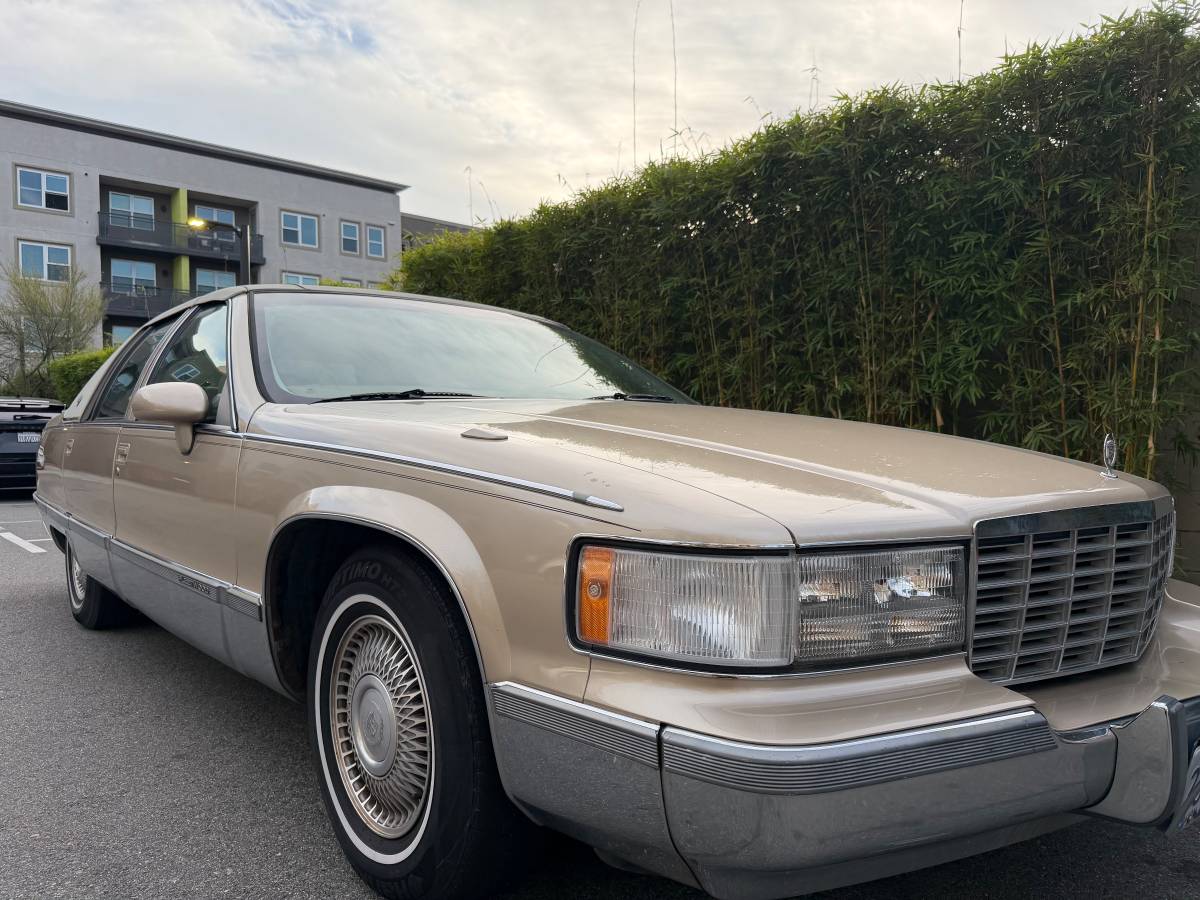 Cadillac-fleetwood-1994-1