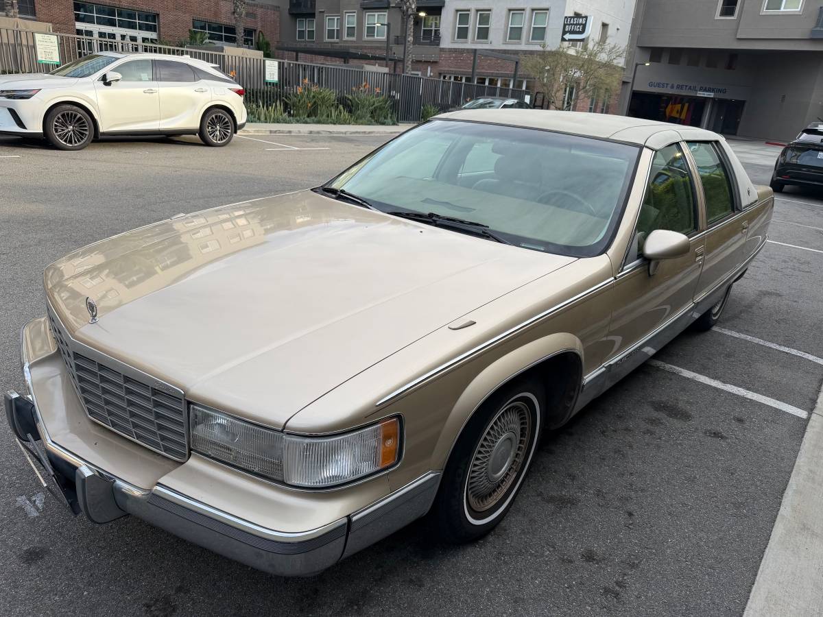 Cadillac-fleetwood-1994-2