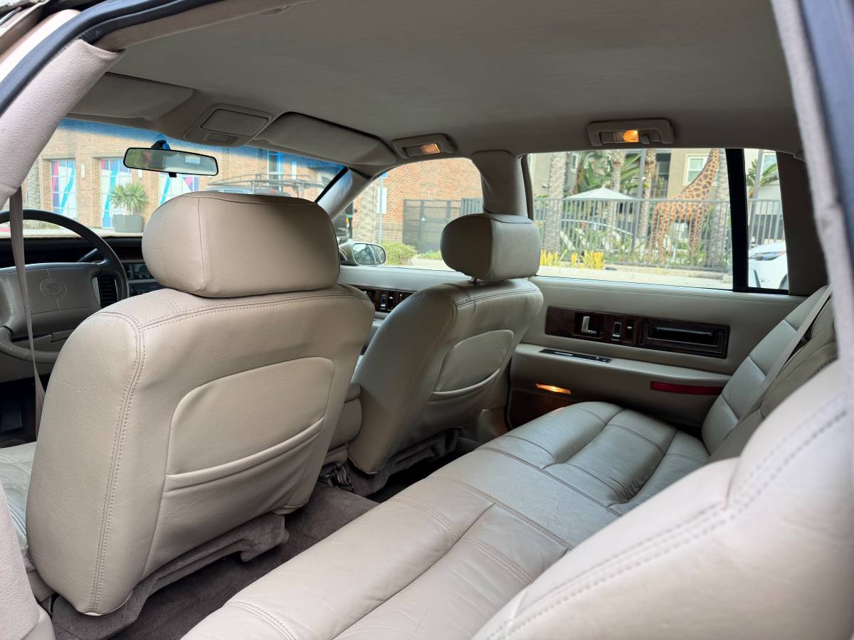 Cadillac-fleetwood-1994-3