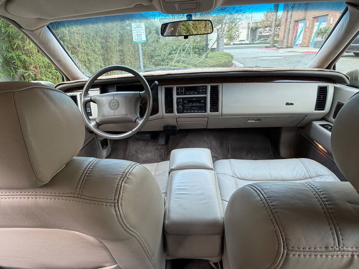 Cadillac-fleetwood-1994-5