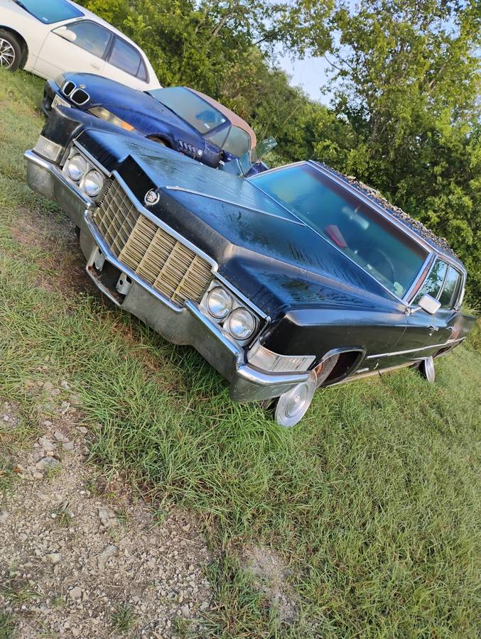 Cadillac-fleetwood-brougham-1969-black-1