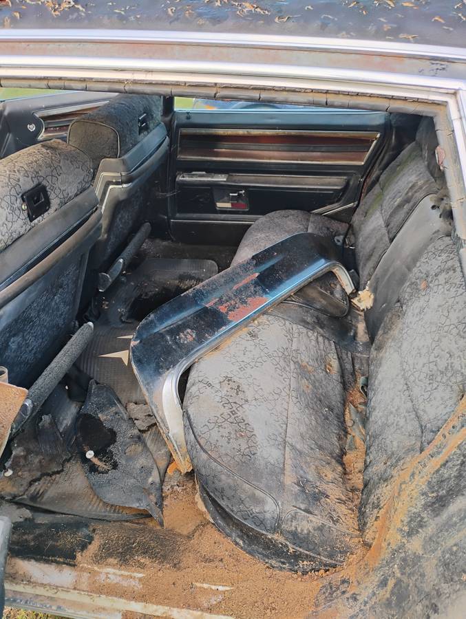 Cadillac-fleetwood-brougham-1969-black-6