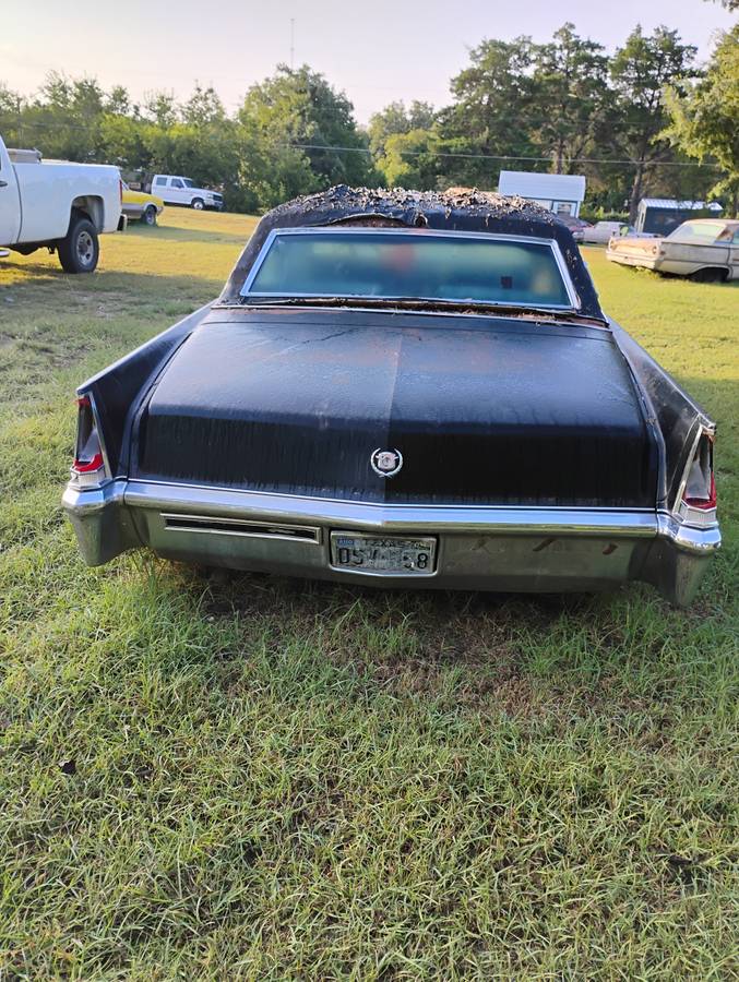 Cadillac-fleetwood-brougham-1969-black-7