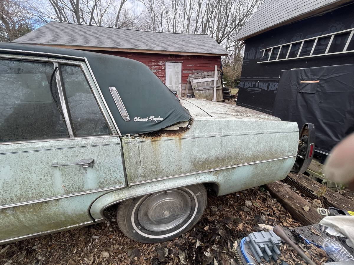 Cadillac-fleetwood-brougham-1978-green-10