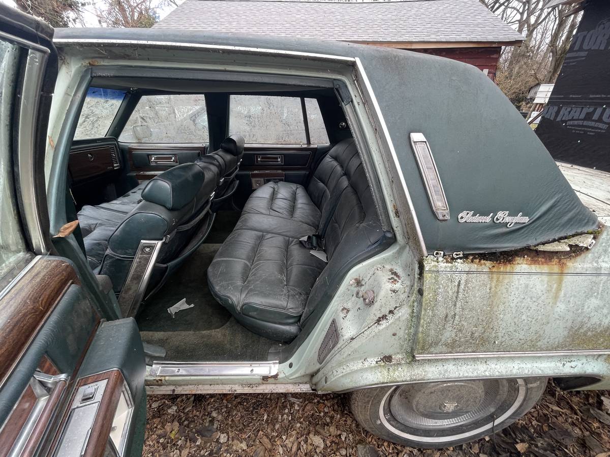 Cadillac-fleetwood-brougham-1978-green-6