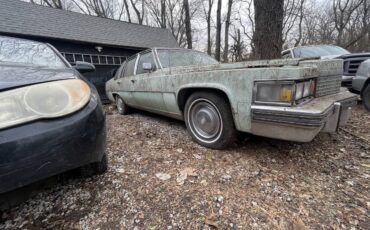 Cadillac-fleetwood-brougham-1978-green-8