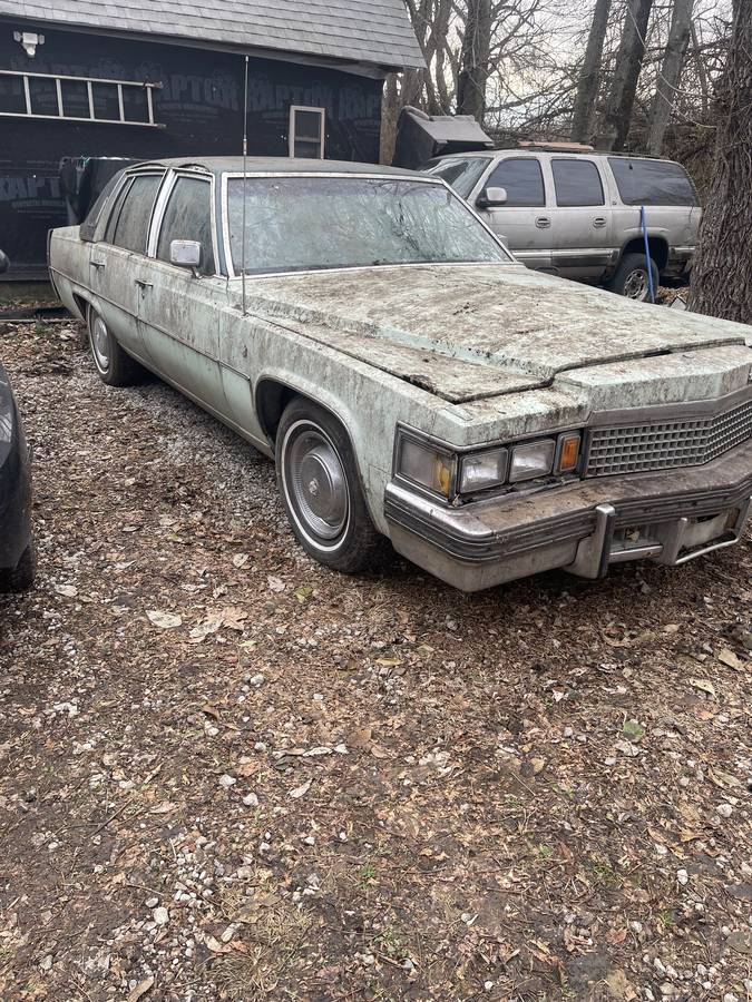 Cadillac-fleetwood-brougham-1978-green