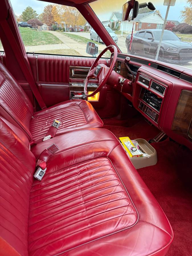 Cadillac-fleetwood-brougham-1987-1