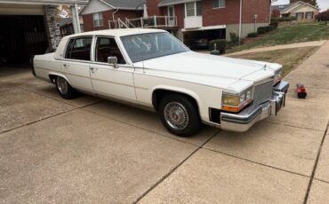 Cadillac-fleetwood-brougham-1987