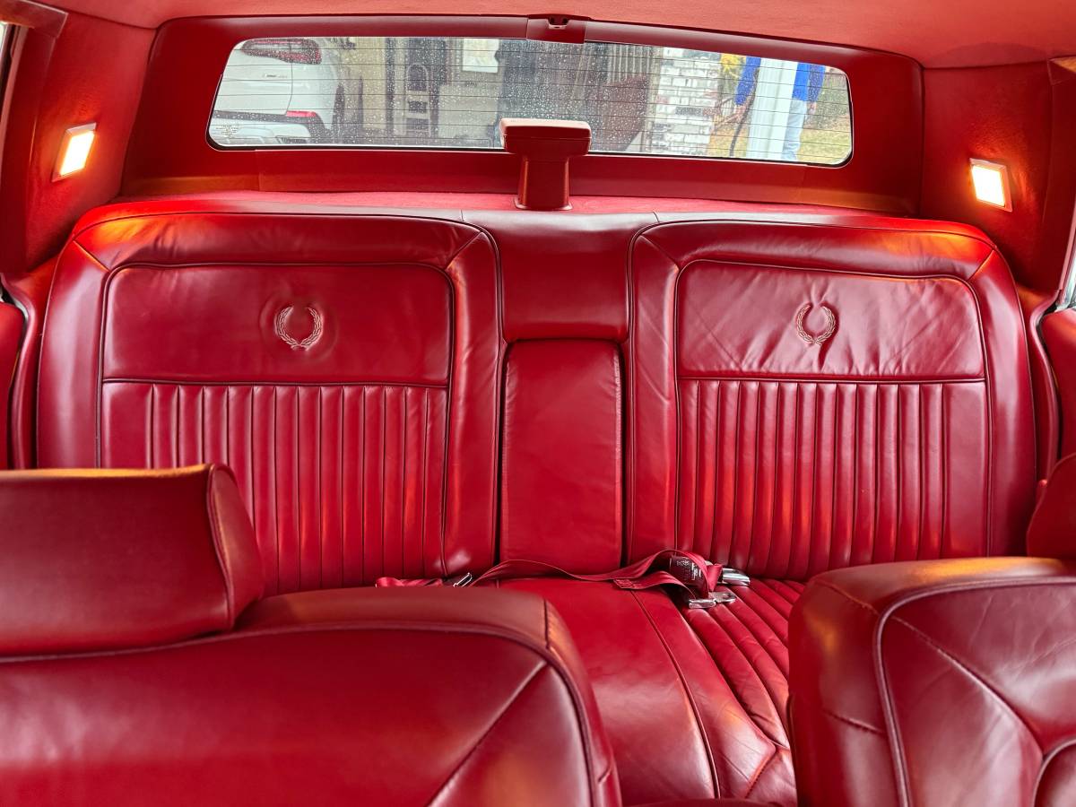 Cadillac-fleetwood-brougham-1987-4