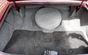 Cadillac-fleetwood-brougham-1990-3